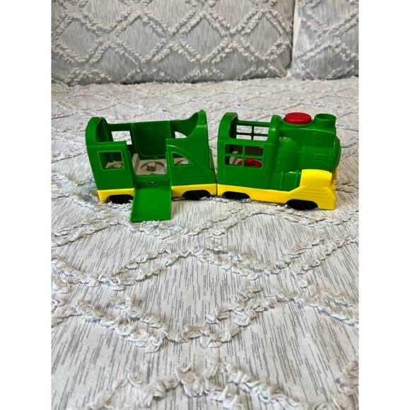 Fisher-Price Little People Friendly Passenger Train Sound Phrases Light Works - Picture 3 of 13